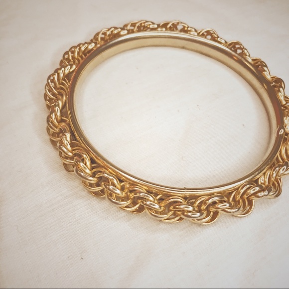 Weave Chain Design Gold Tint Bracelet - Picture 3 of 4